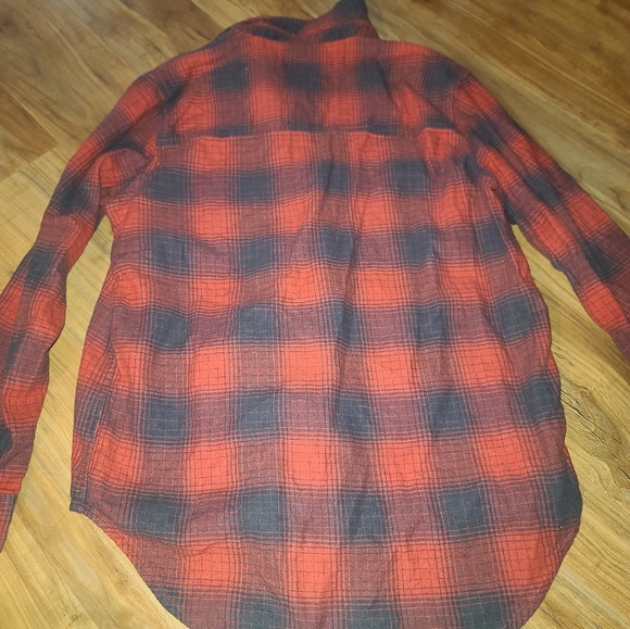 Button up shirt - Picture 3 of 3